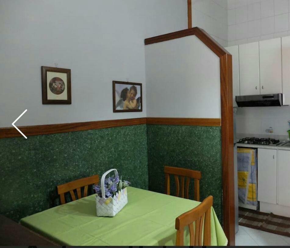 Casa Vacanza Nonna Antonietta Кастелламмаре-ди-Стабия Экстерьер фото